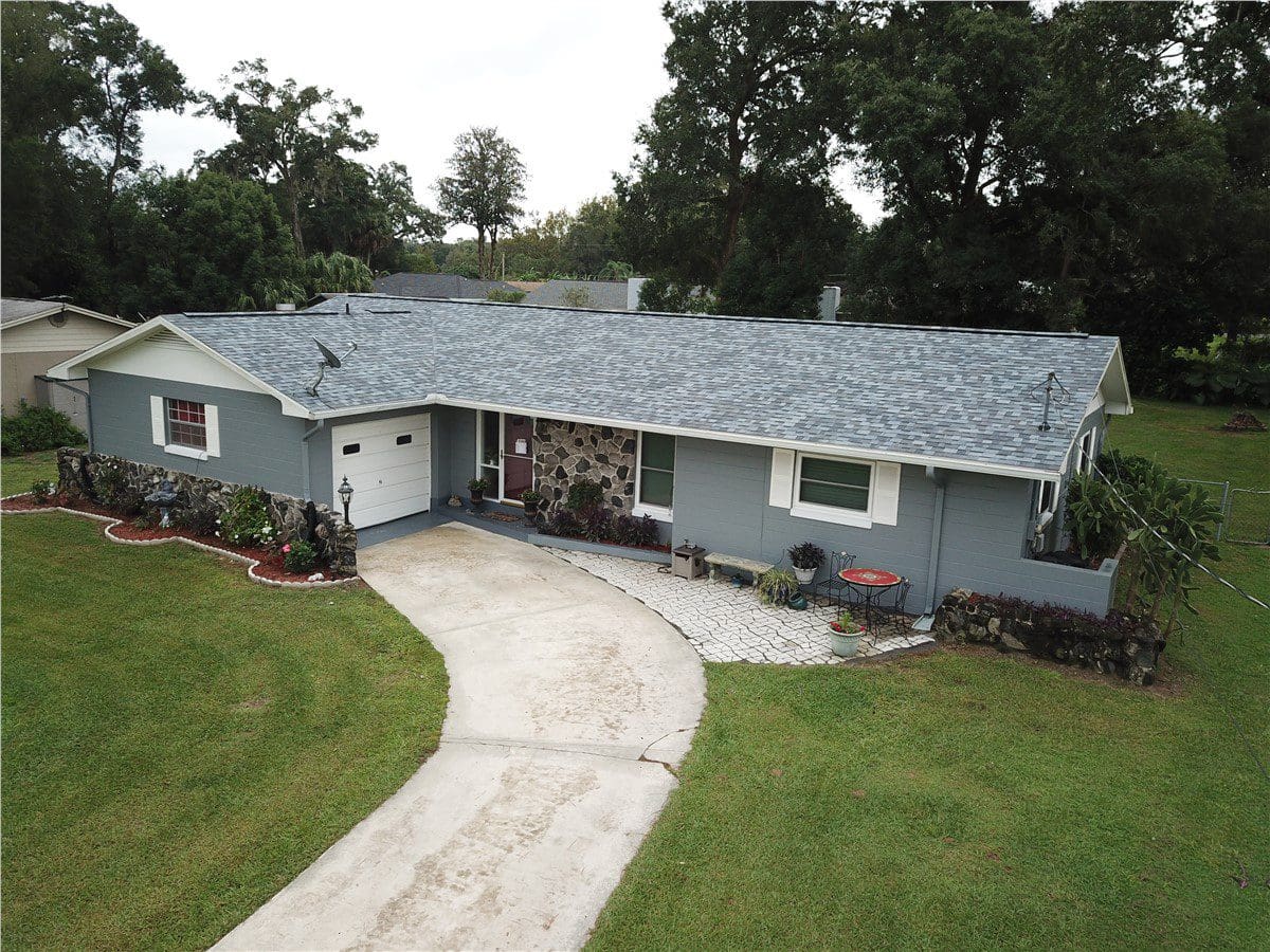 gray asphalt shingle roof